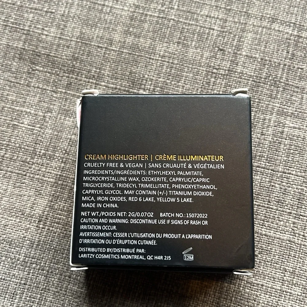Danessa Myricks Yummy Skin Blurring Balm Powder Lowlighter & Laritzy Highlighter